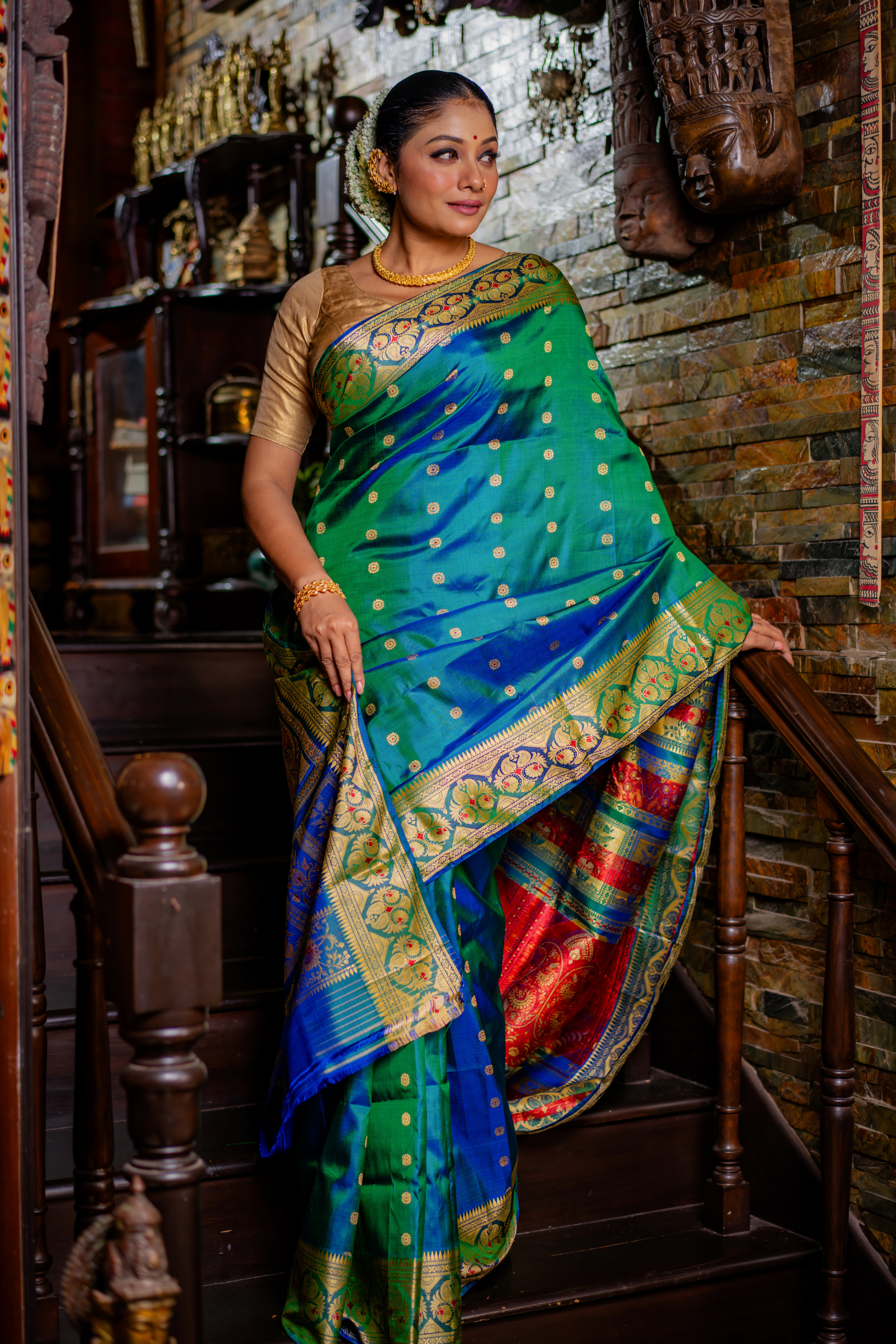 Verdant Royal Banarasi: The Majestic Grandeur of Timeless Weaving