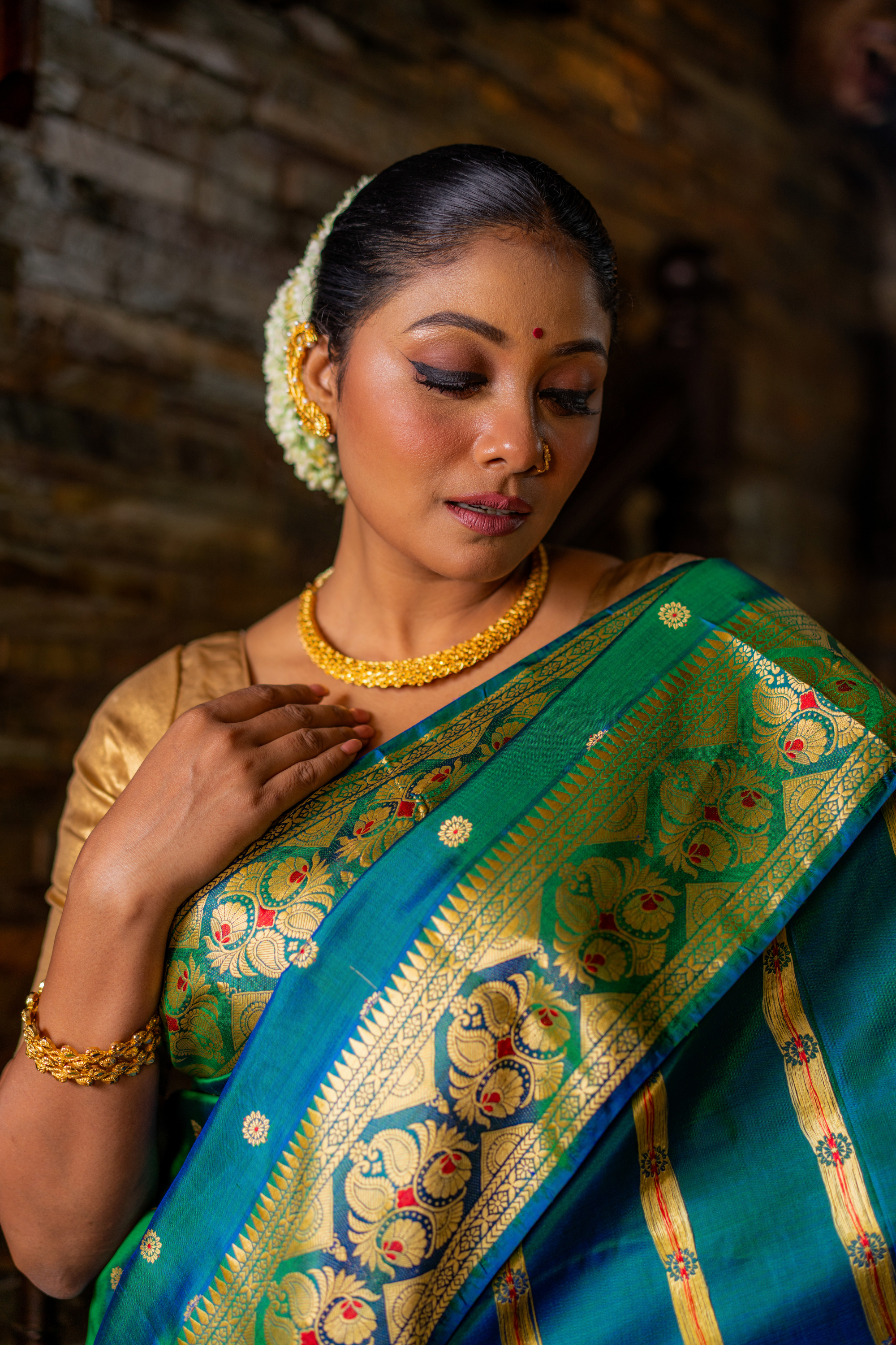 Verdant Royal Banarasi: The Majestic Grandeur of Timeless Weaving