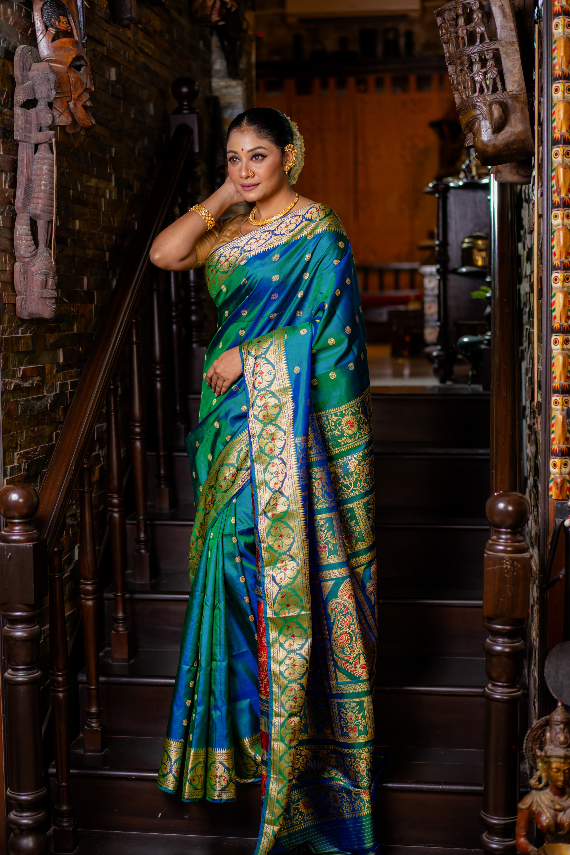 Verdant Royal Banarasi: The Majestic Grandeur of Timeless Weaving