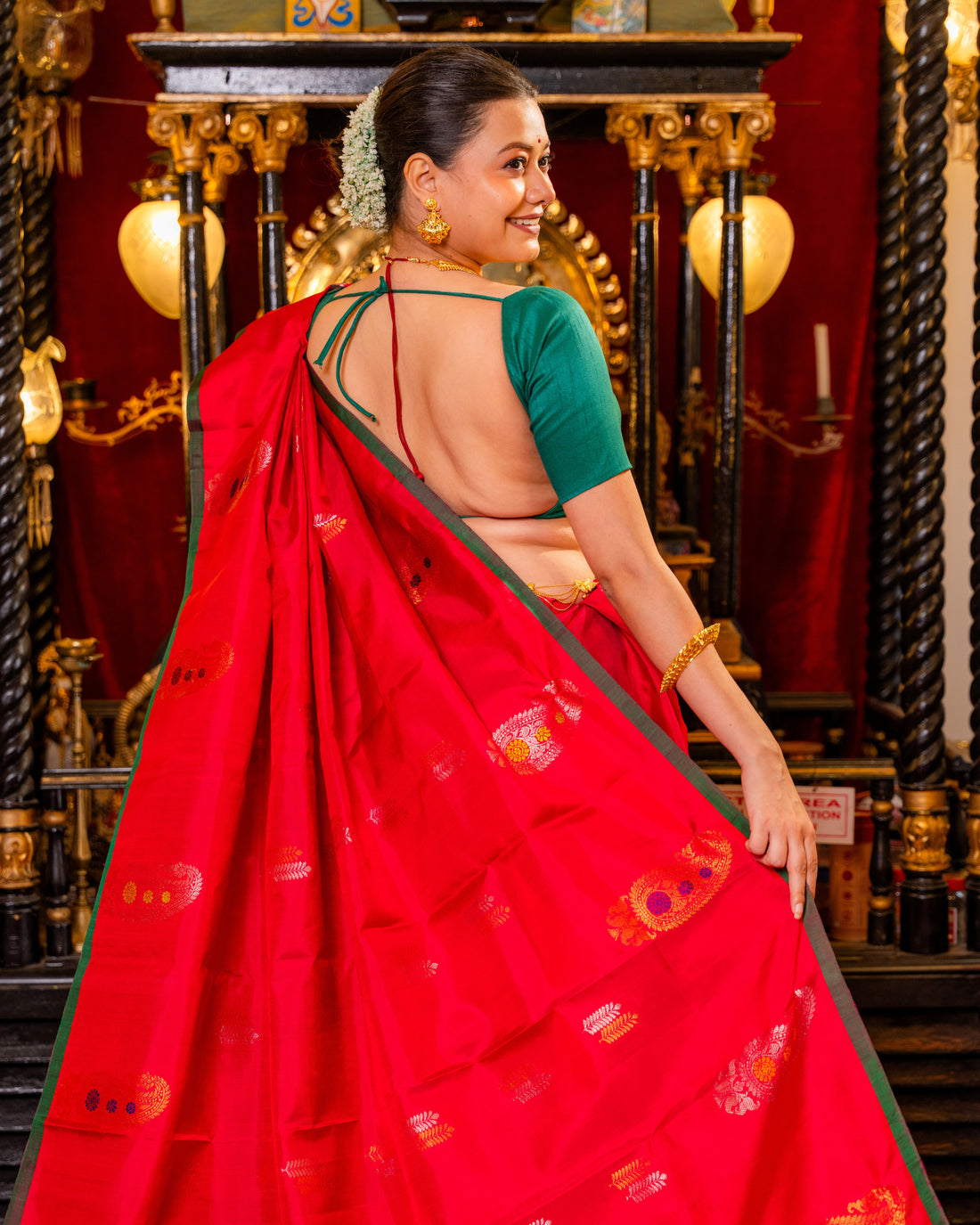 The Padma Royale – Pure Silk Handwoven Gadwal Saree