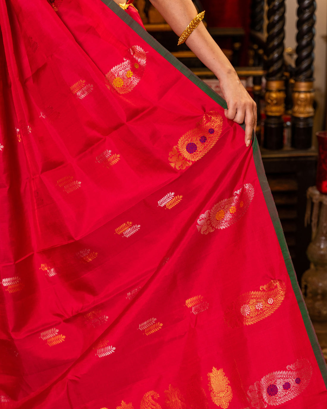 The Padma Royale – Pure Silk Handwoven Gadwal Saree