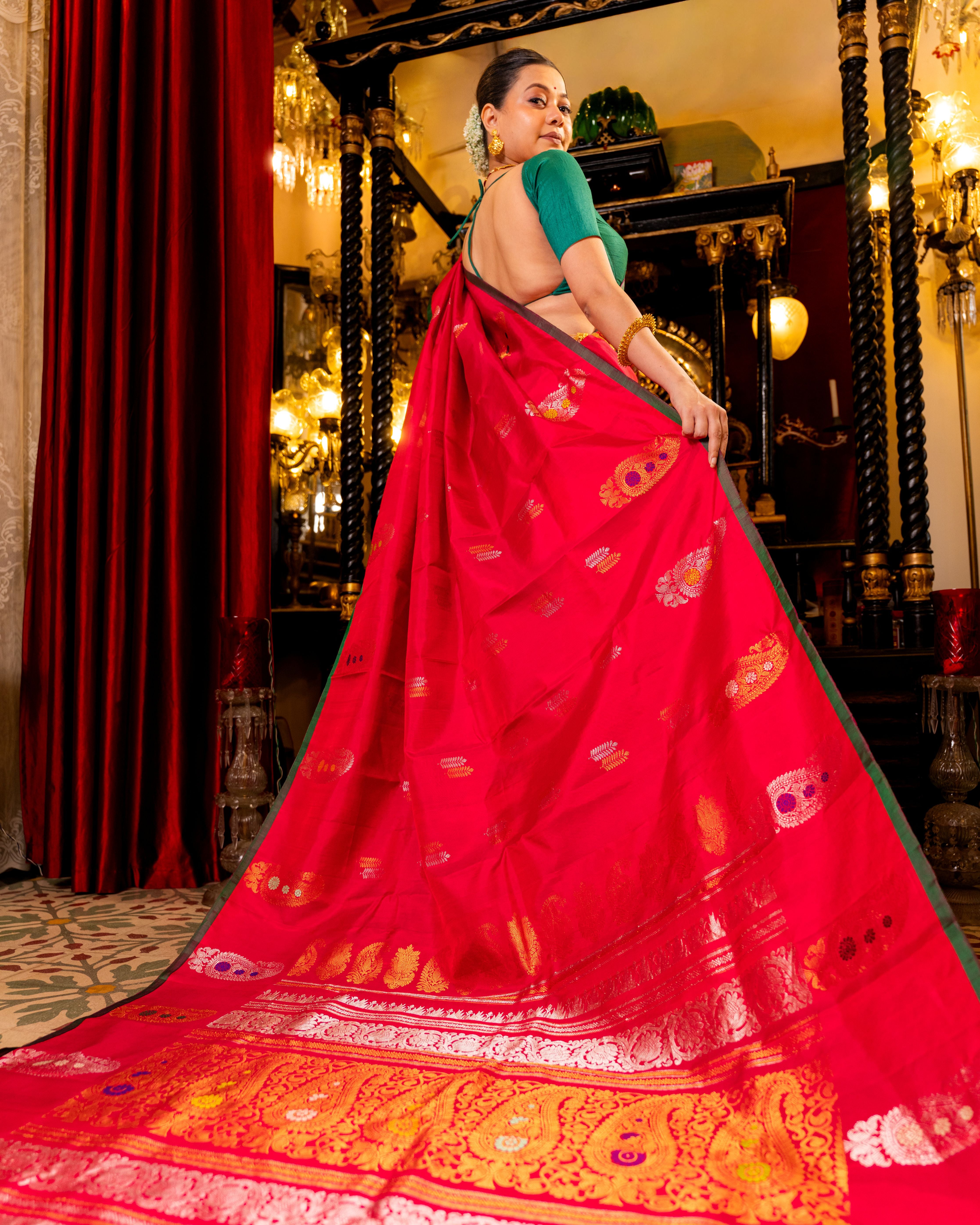 The Padma Royale – Pure Silk Handwoven Gadwal Saree