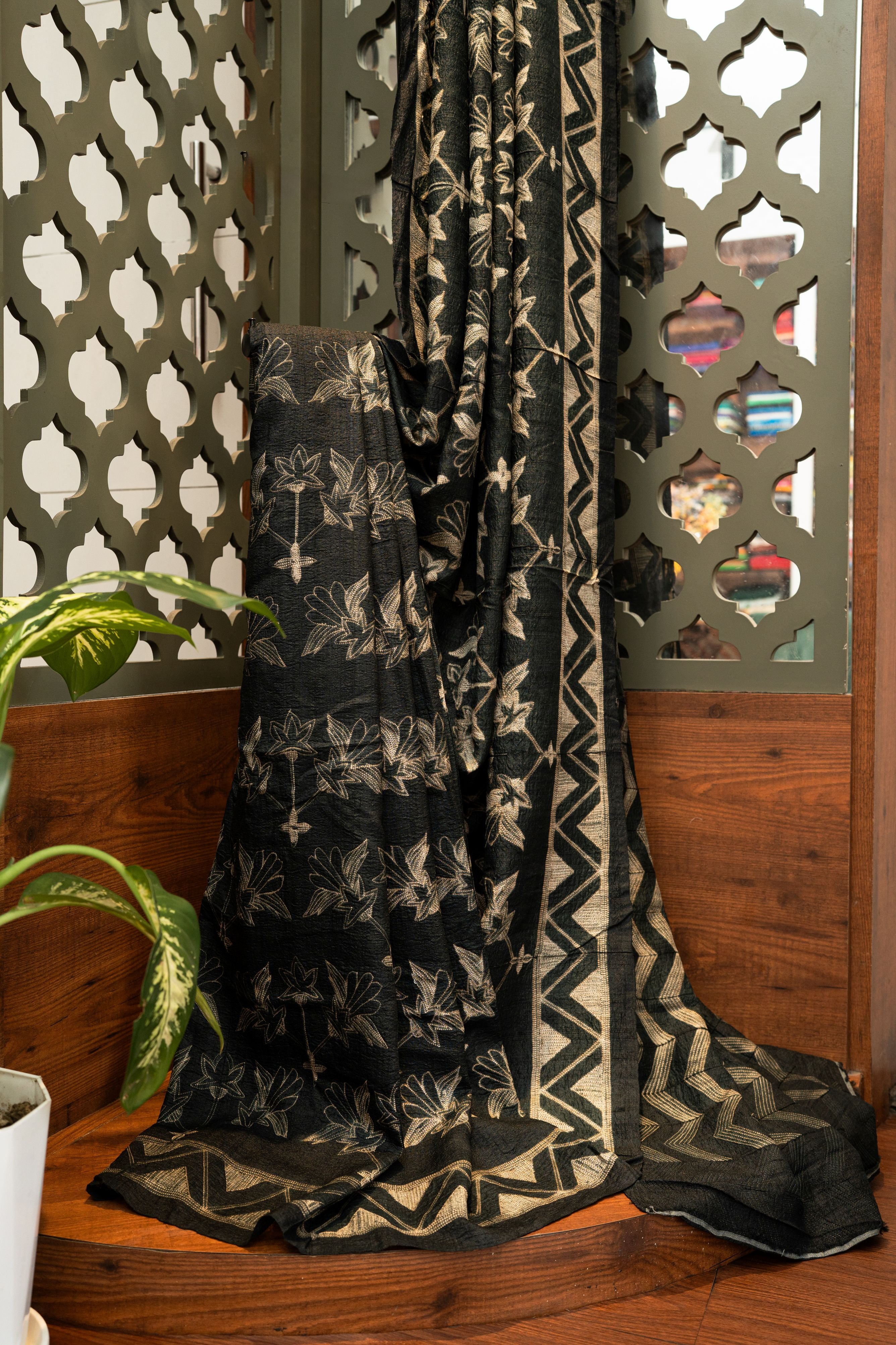 Neelshree Nui Shibori Gacchi Tussar Saree