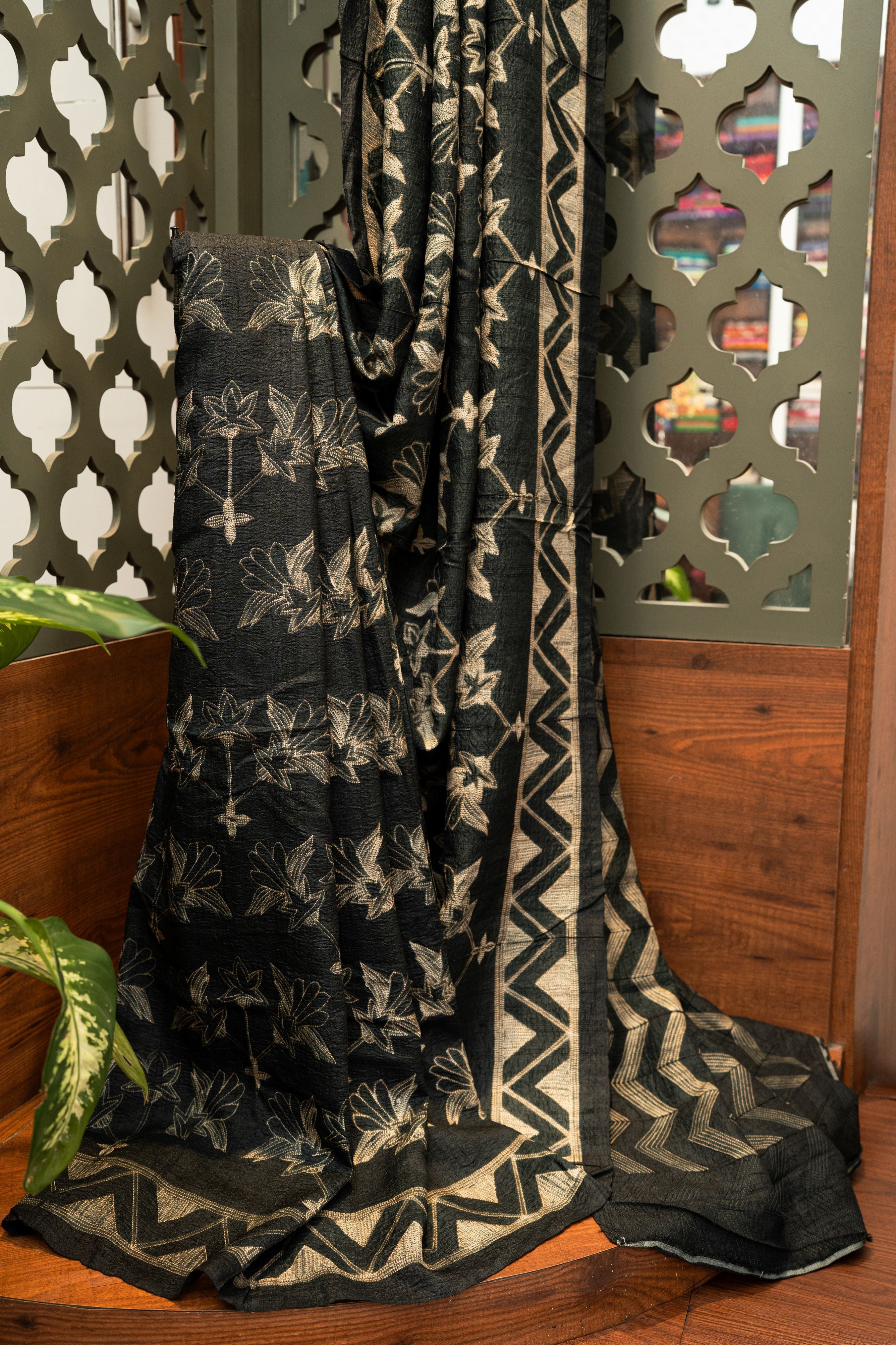 Neelshree Nui Shibori Gacchi Tussar Saree