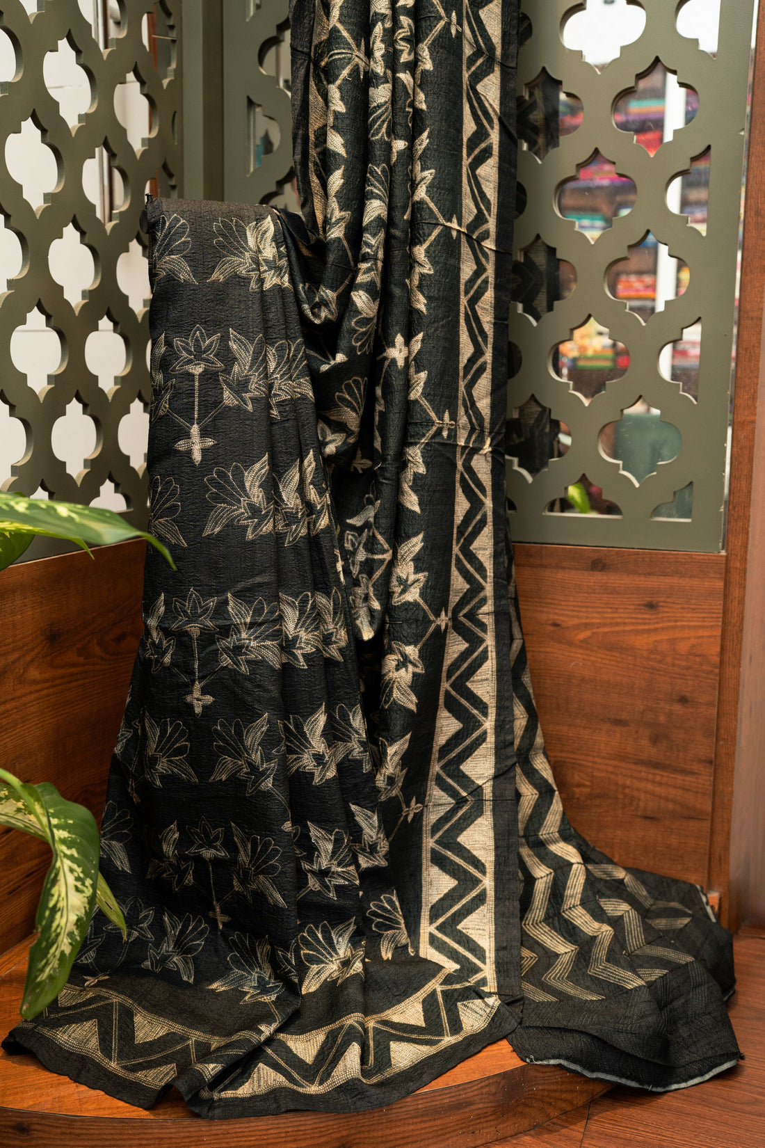 Neelshree Nui Shibori Gacchi Tussar Saree