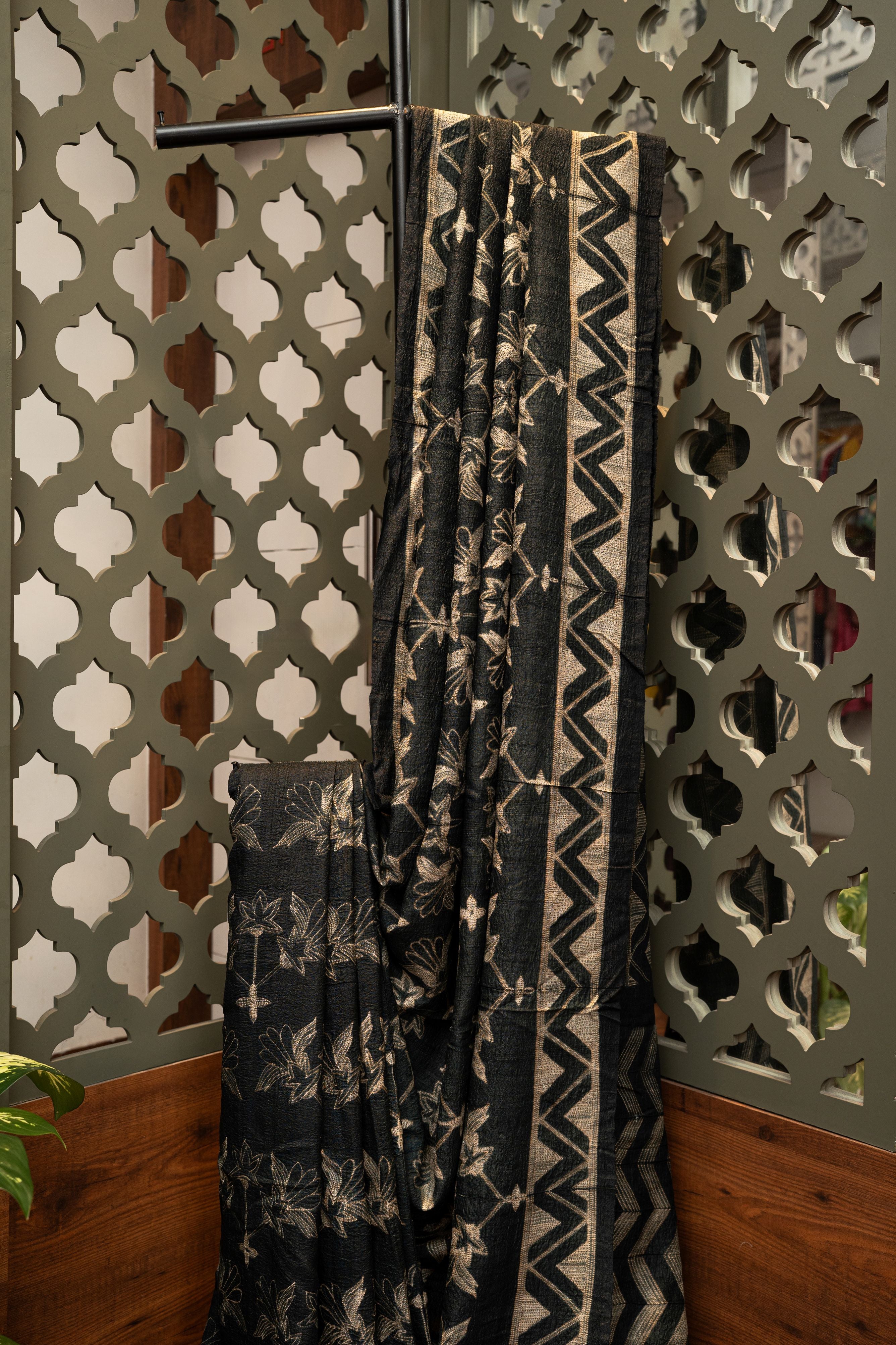 Neelshree Nui Shibori Gacchi Tussar Saree