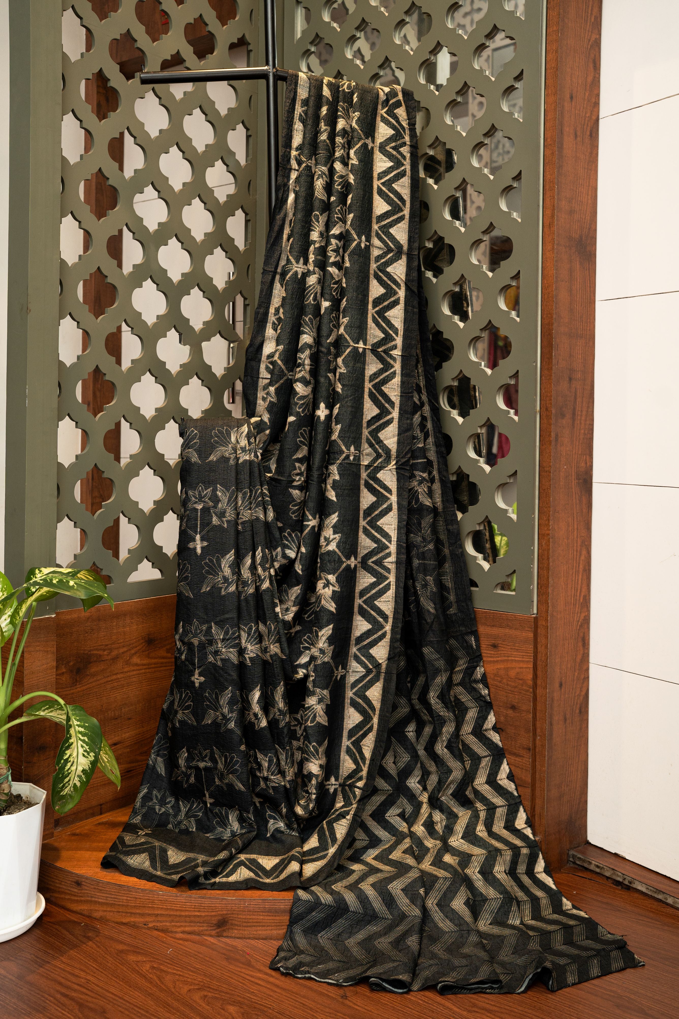 Neelshree Nui Shibori Gacchi Tussar Saree