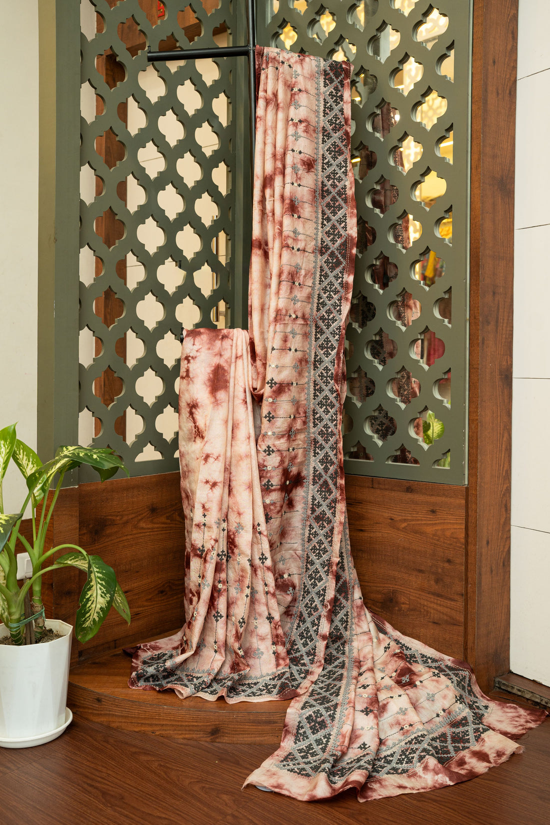 Mocha Marble Kutch Handwork Tussar Saree