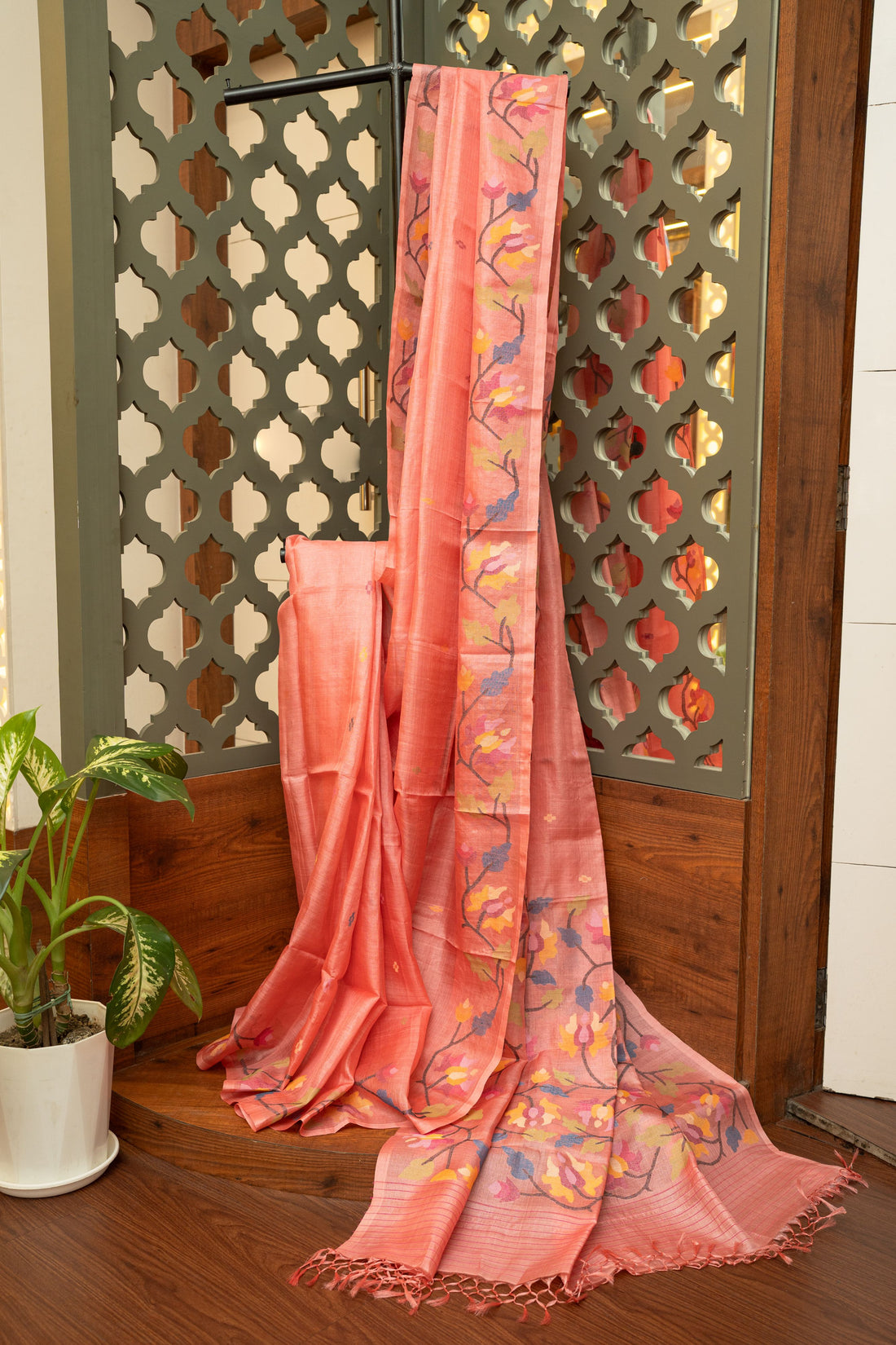 Kamalini Needlework Jamdani Tussar Saree