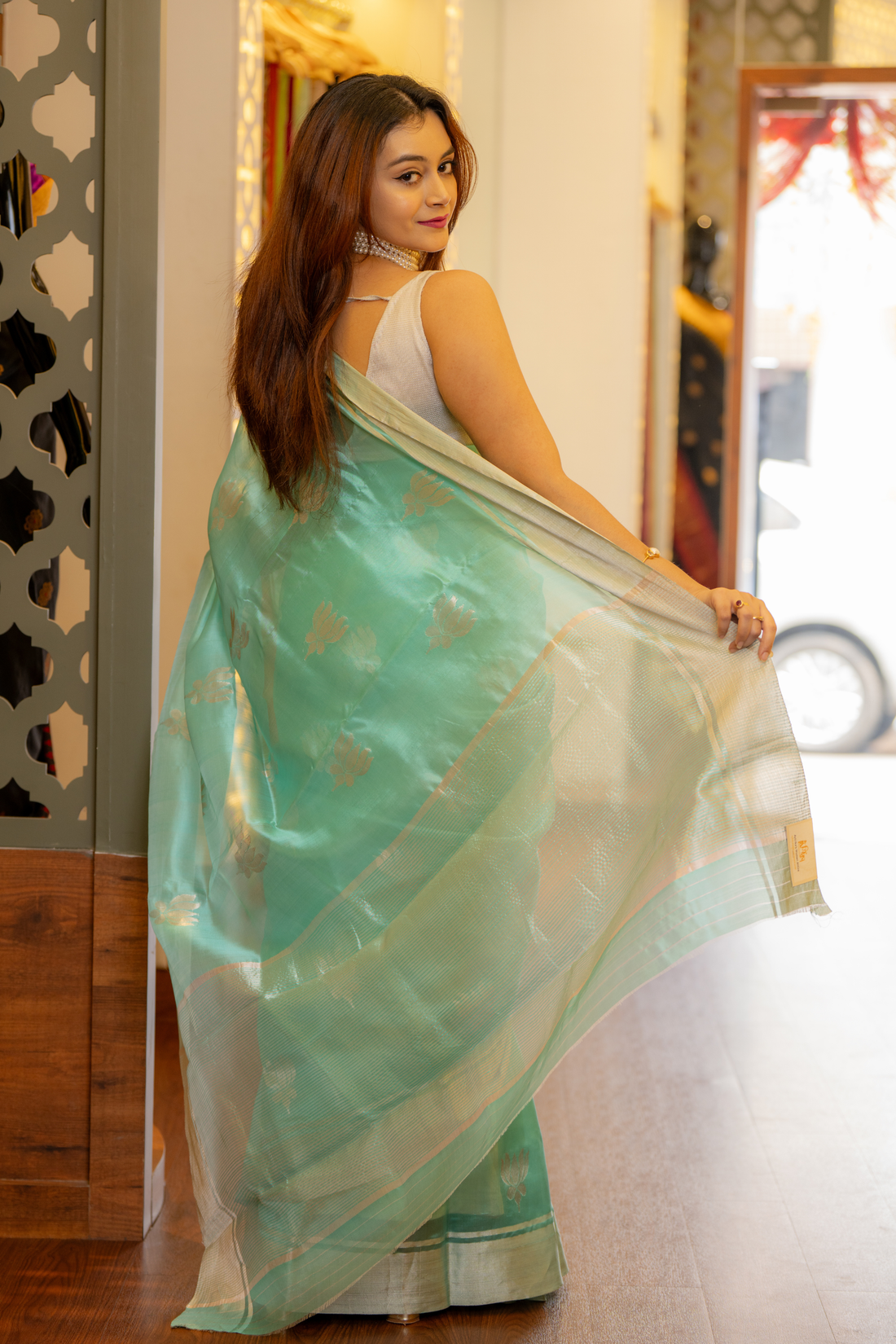 Aquamarine Sheer Silk: Floating Elegance and Modern Grace