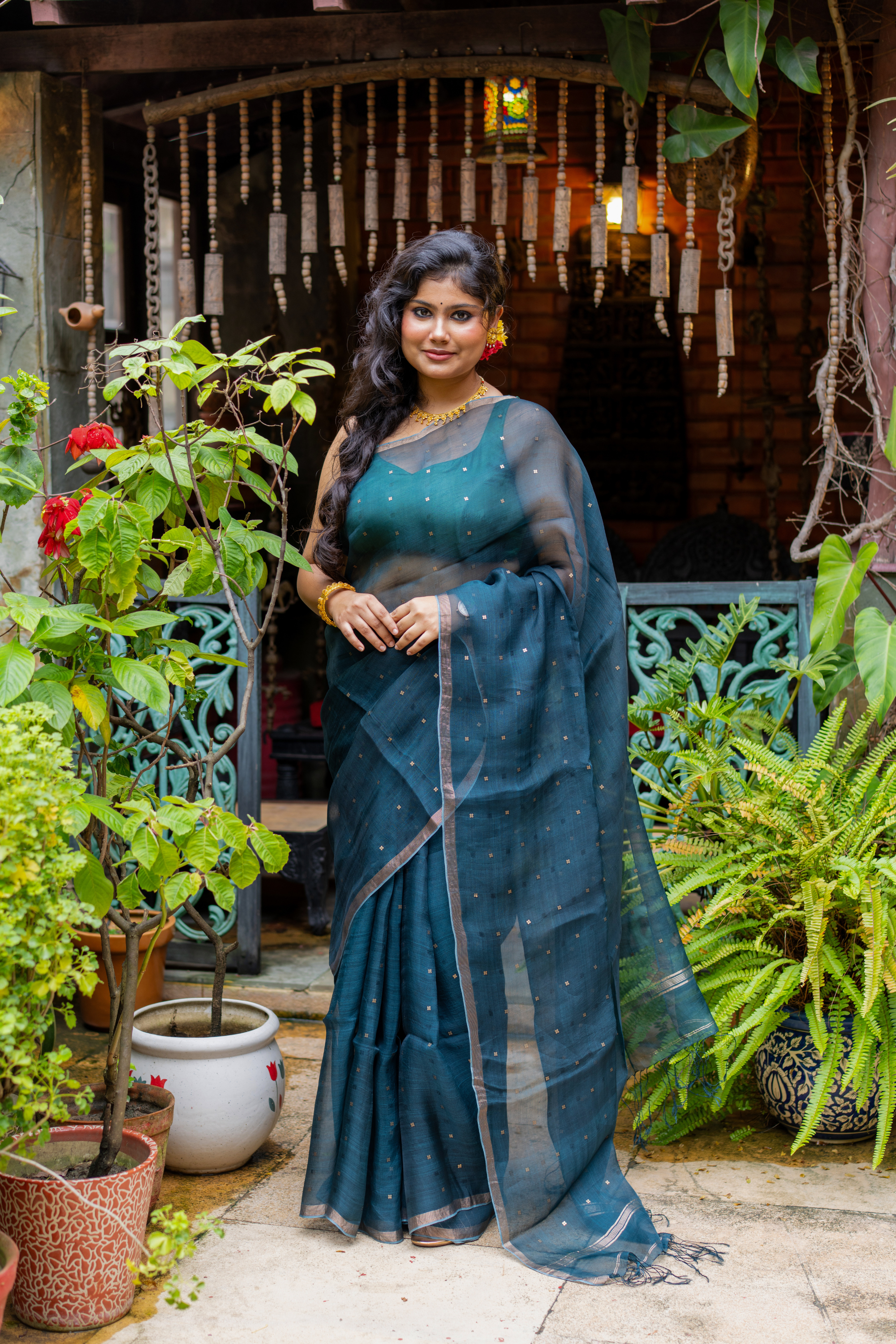 Deep Teal Organza: The Understated Elegance of Evening Silk
