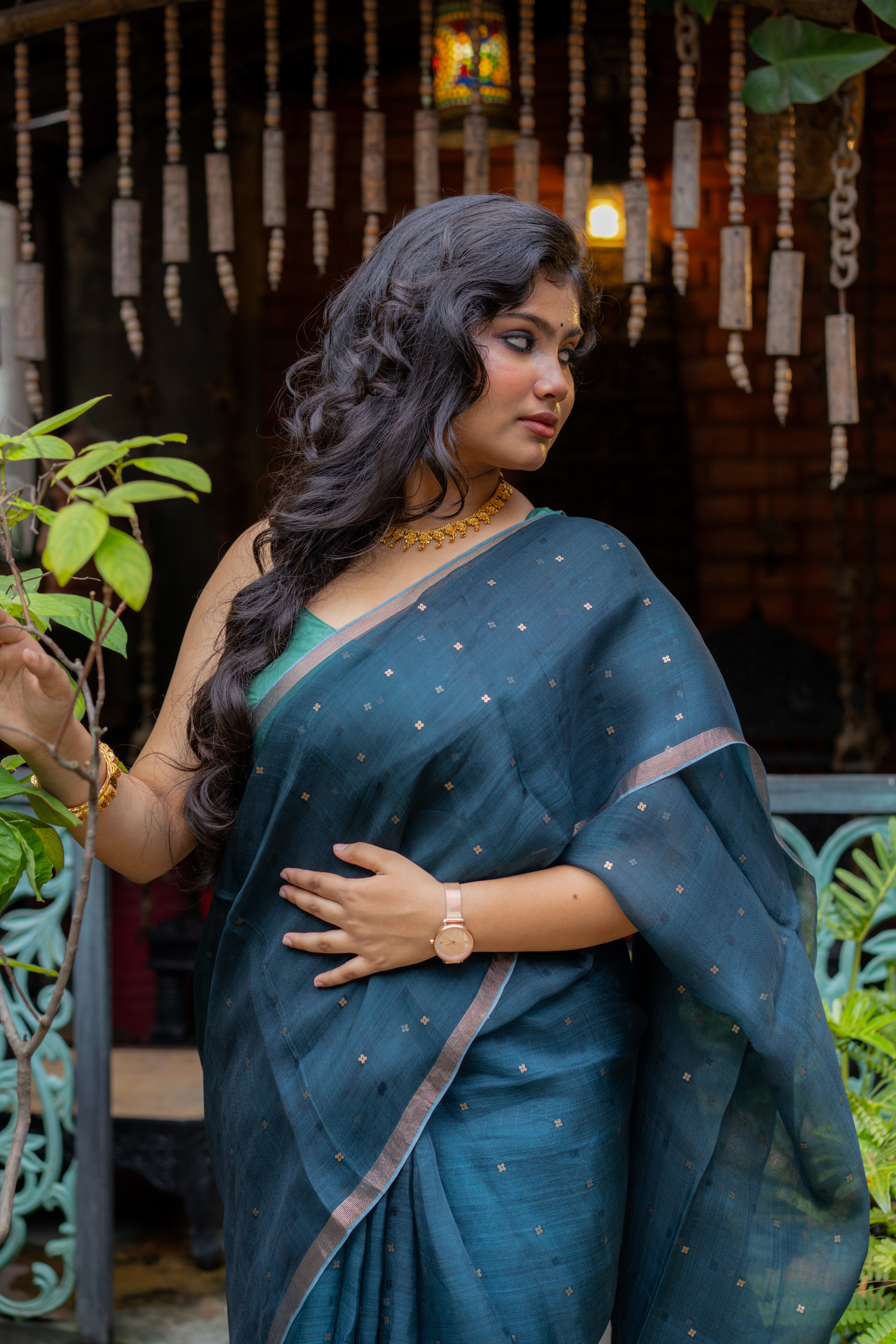 Deep Teal Organza: The Understated Elegance of Evening Silk
