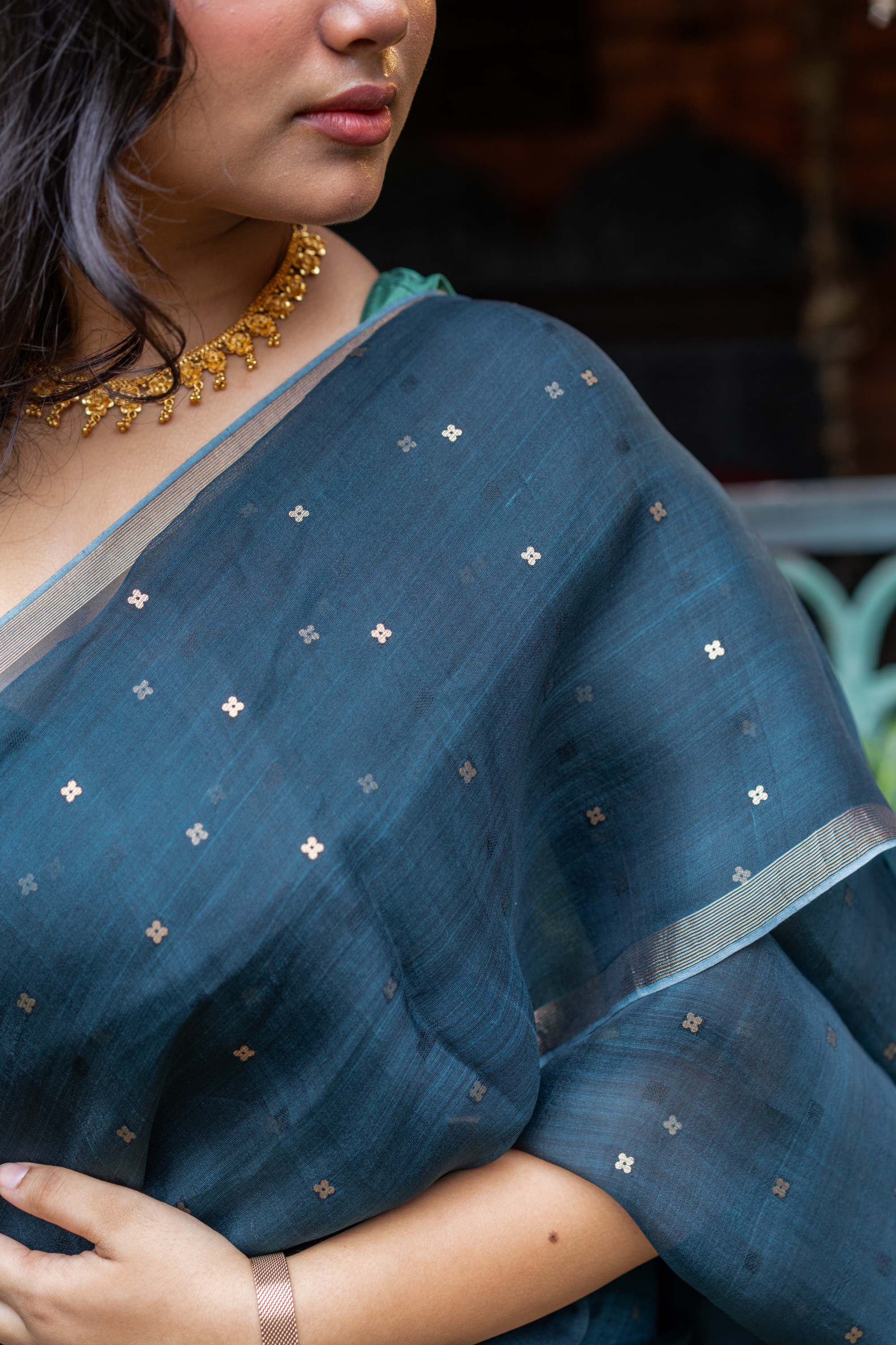 Deep Teal Organza: The Understated Elegance of Evening Silk