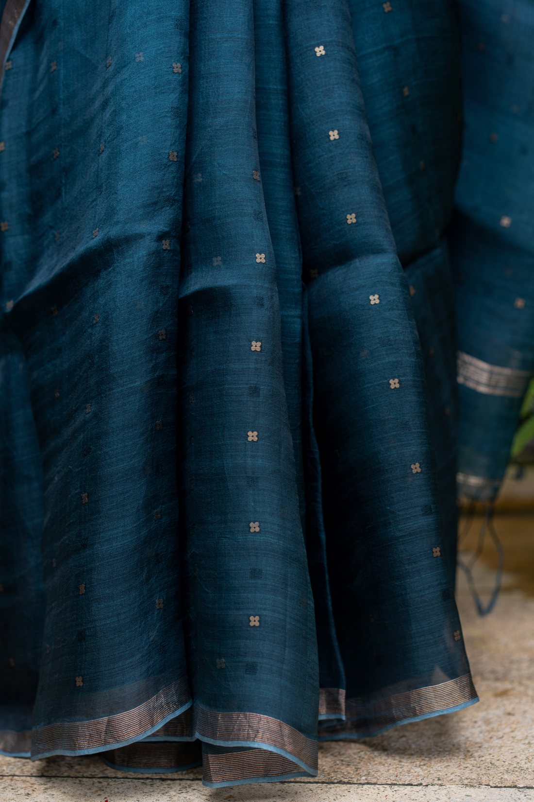 Deep Teal Organza: The Understated Elegance of Evening Silk