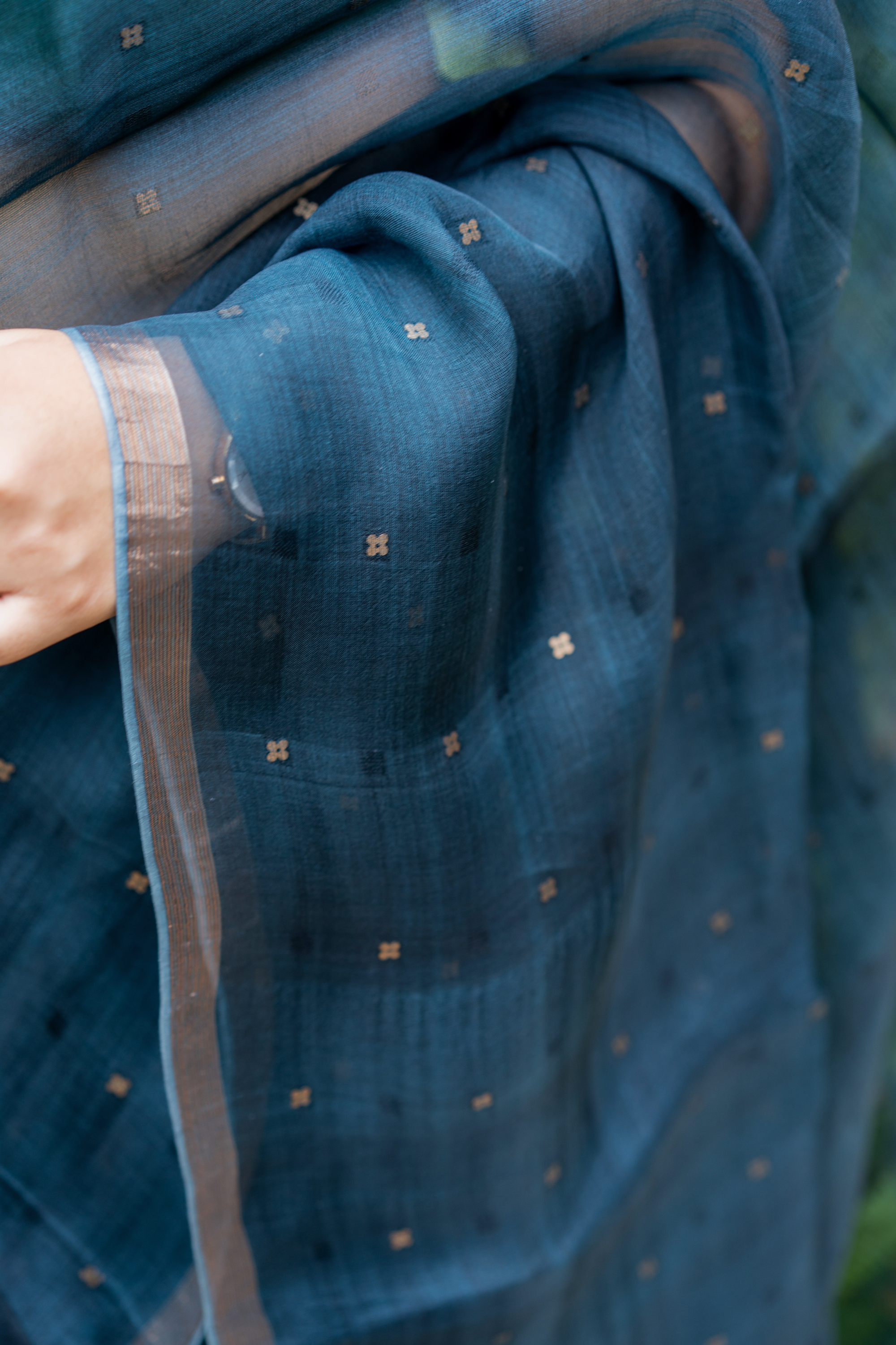 Deep Teal Organza: The Understated Elegance of Evening Silk
