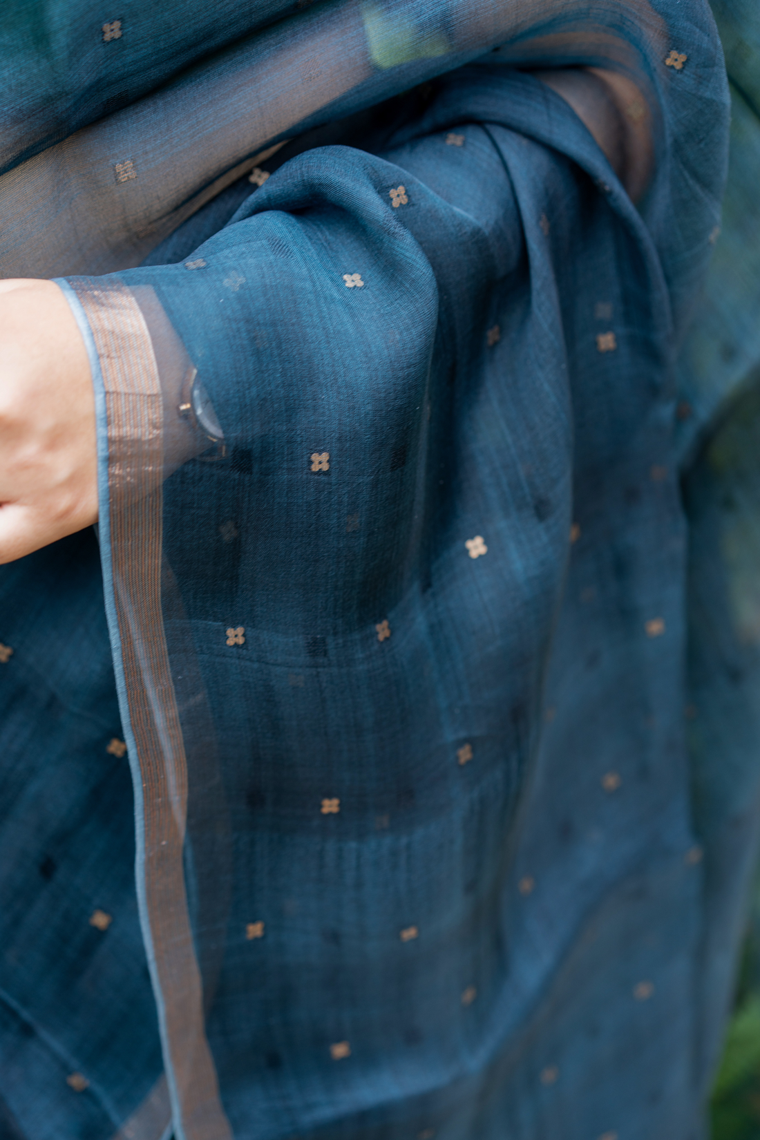 Deep Teal Organza: The Understated Elegance of Evening Silk