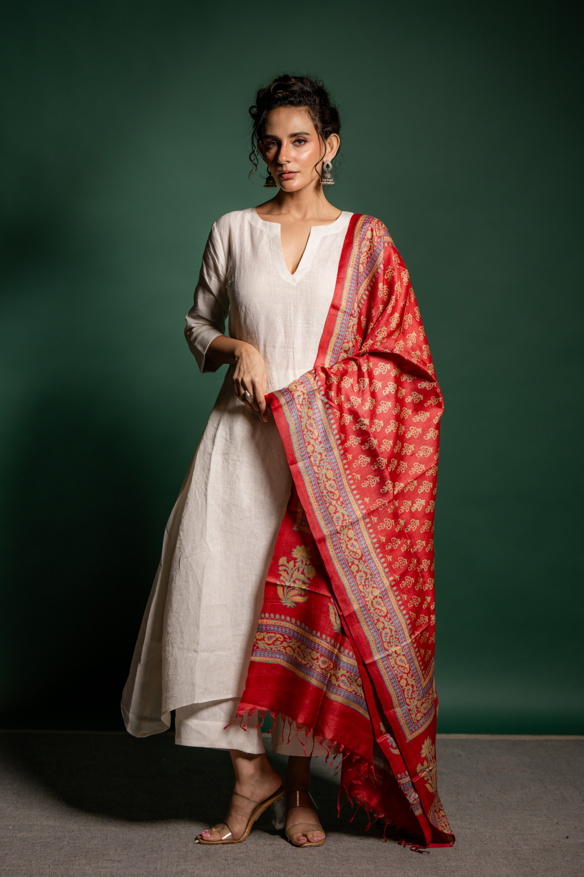 Maroon Zari Blossom Silk Dupatta: The Warm Opulence of Woven Art