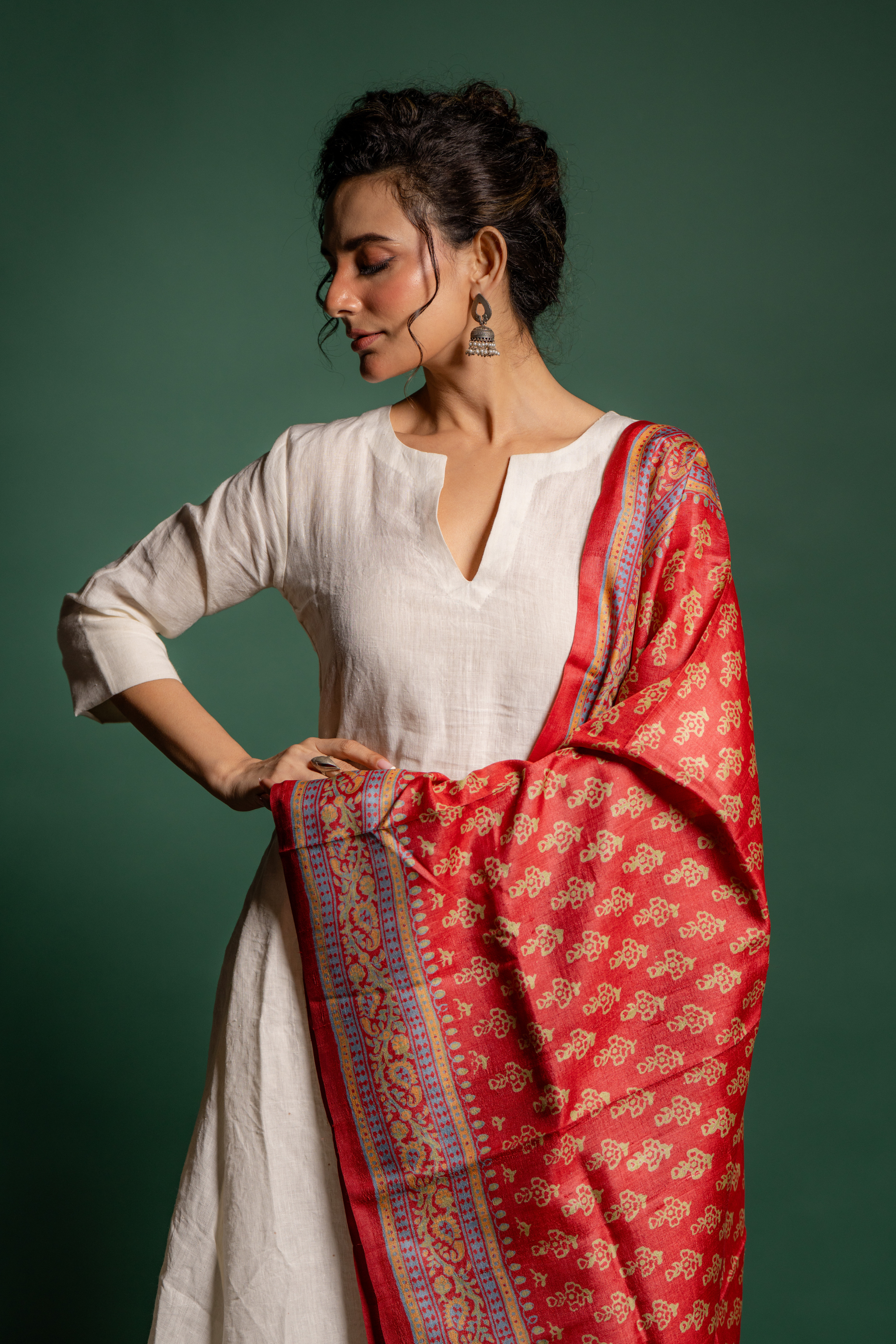 Maroon Zari Blossom Silk Dupatta: The Warm Opulence of Woven Art