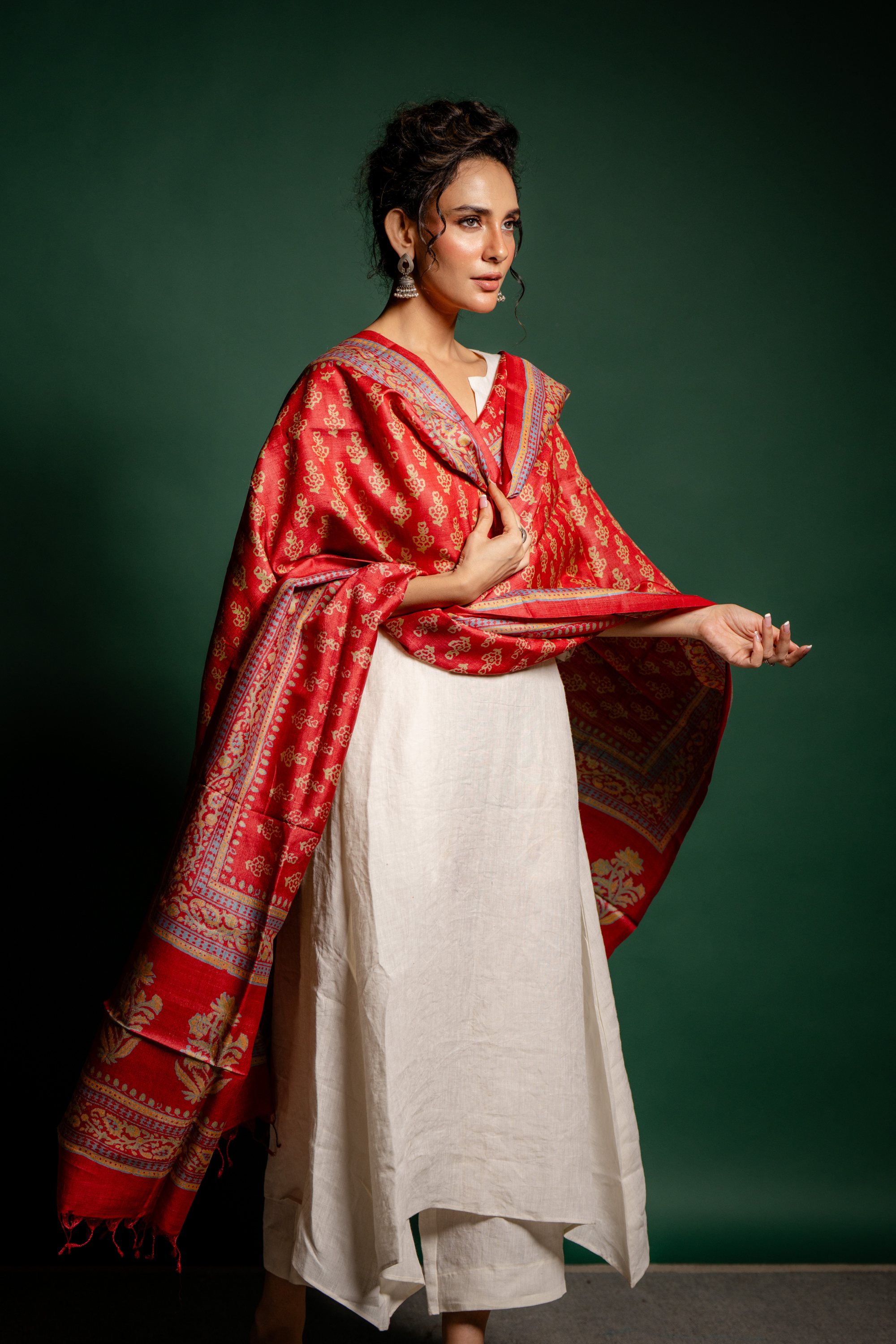 Maroon Zari Blossom Silk Dupatta: The Warm Opulence of Woven Art