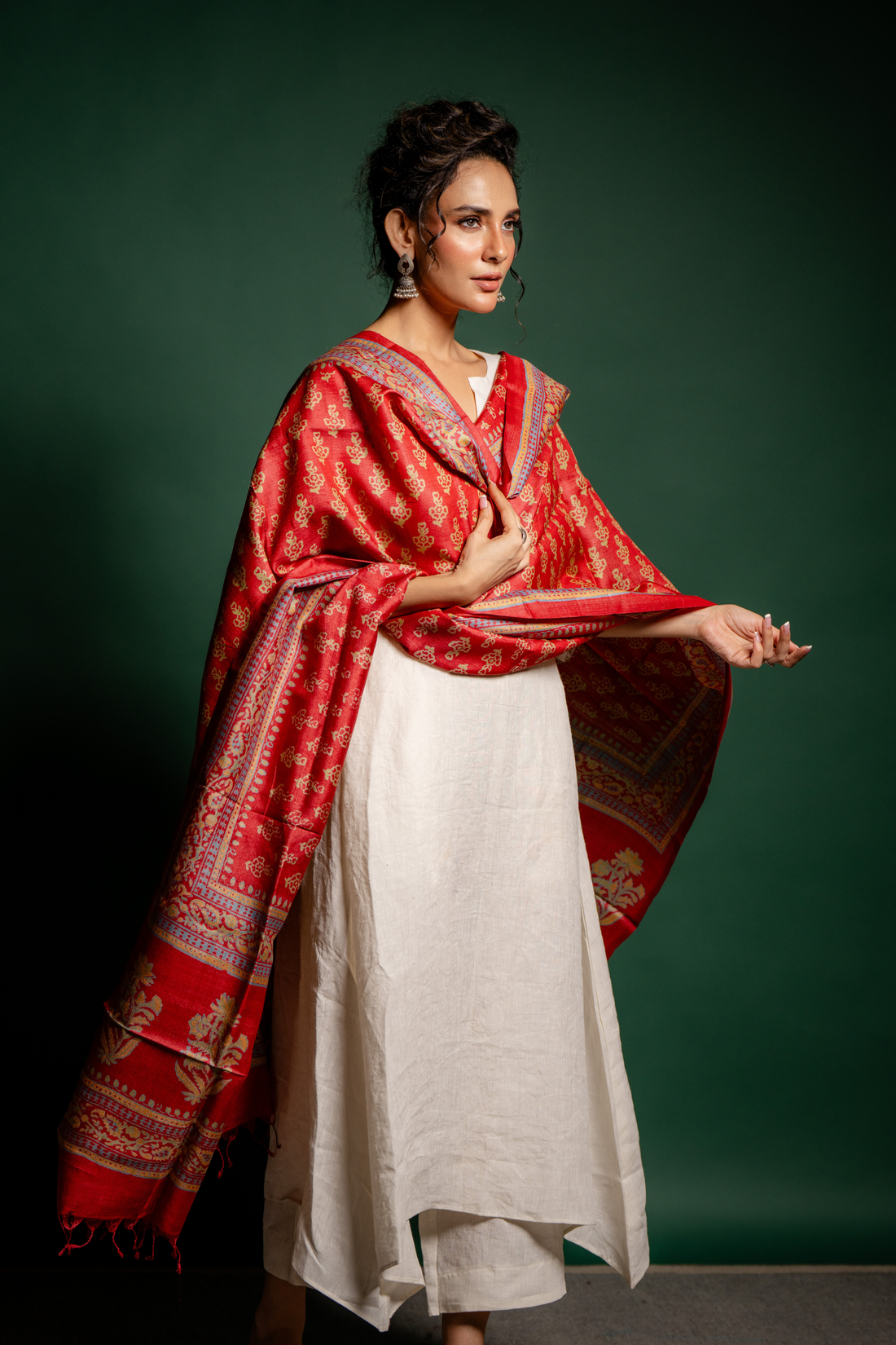 Maroon Zari Blossom Silk Dupatta: The Warm Opulence of Woven Art